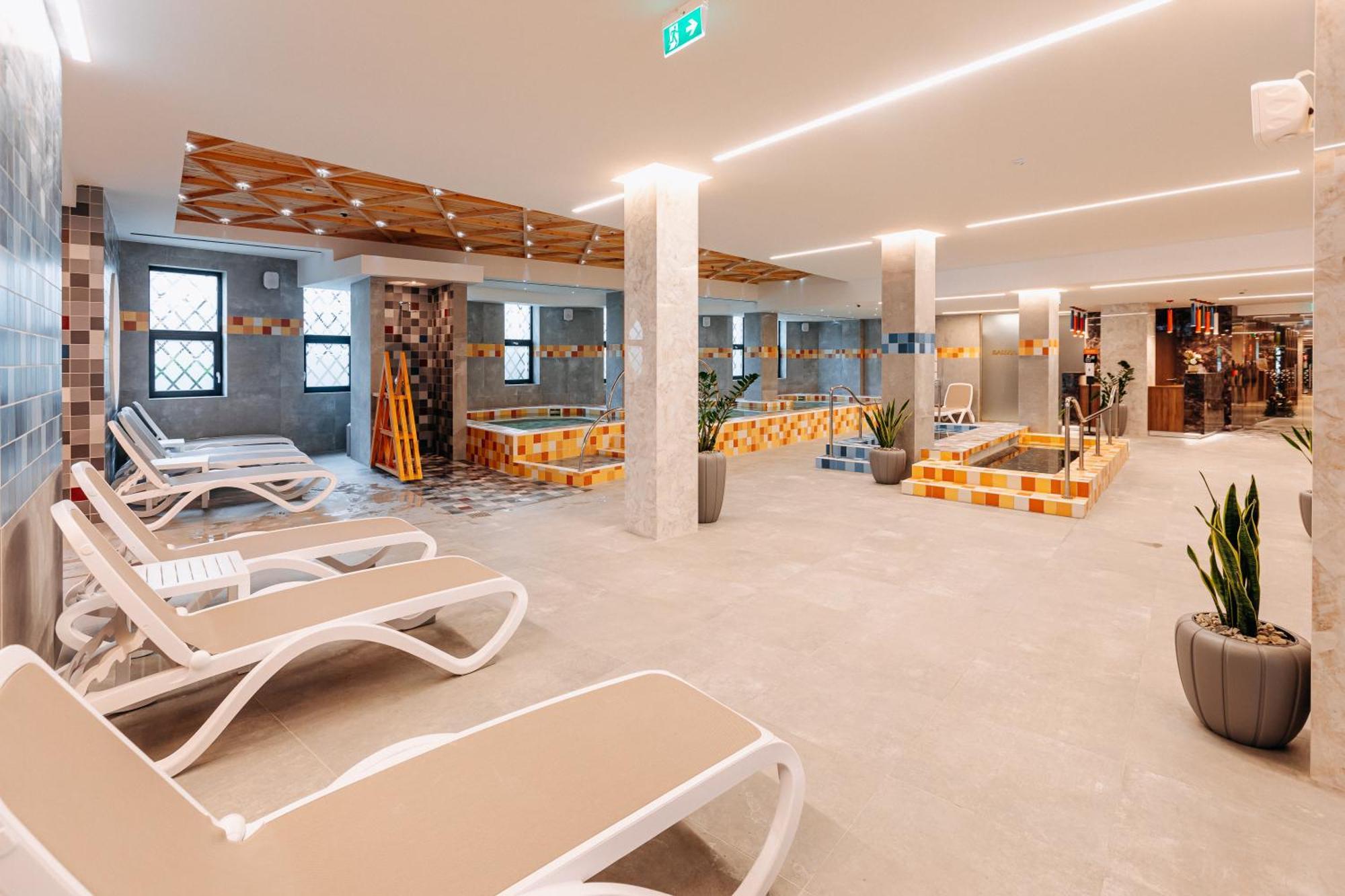 Hotel Crystal Wellness & Spa Superior Sovata Eksteriør billede
